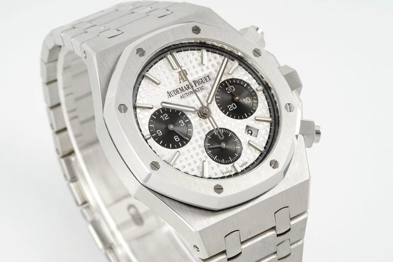 AUDEMARS PIGUET ROYAL OAK SELFWINDING CHRONOGRAPH WATCH
