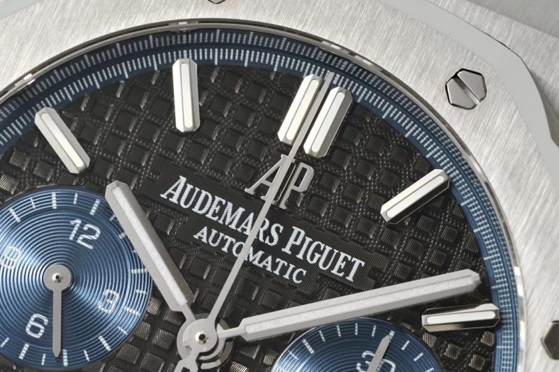 AUDEMARS PIGUET ROYAL OAK SELFWINDING CHRONOGRAPH WATCH