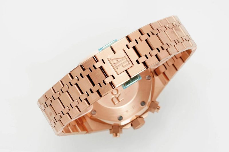 AUDEMARS PIGUET ROYAL OAK SELFWINDING CHRONOGRAPH WATCH