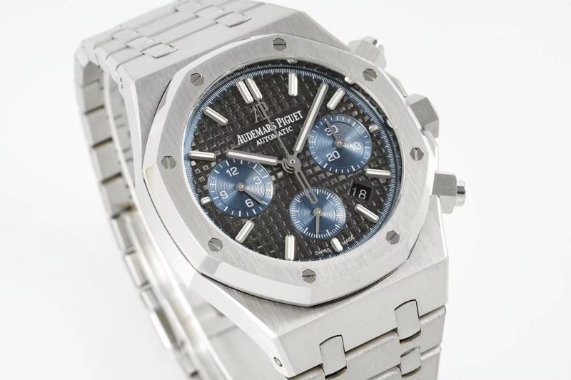 AUDEMARS PIGUET ROYAL OAK SELFWINDING CHRONOGRAPH WATCH