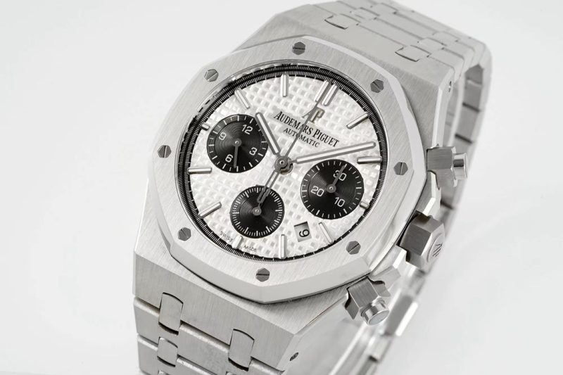 AUDEMARS PIGUET ROYAL OAK SELFWINDING CHRONOGRAPH WATCH