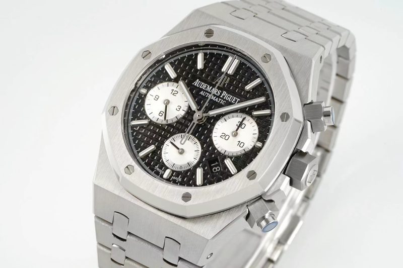 AUDEMARS PIGUET ROYAL OAK SELFWINDING CHRONOGRAPH WATCH