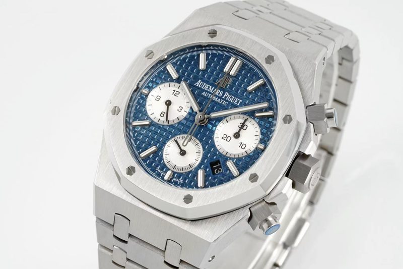 AUDEMARS PIGUET ROYAL OAK SELFWINDING CHRONOGRAPH WATCH