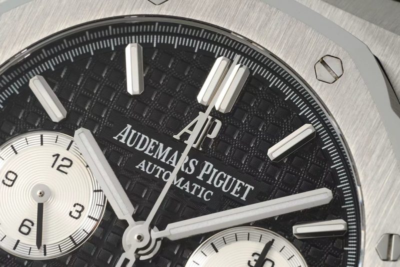 AUDEMARS PIGUET ROYAL OAK SELFWINDING CHRONOGRAPH WATCH