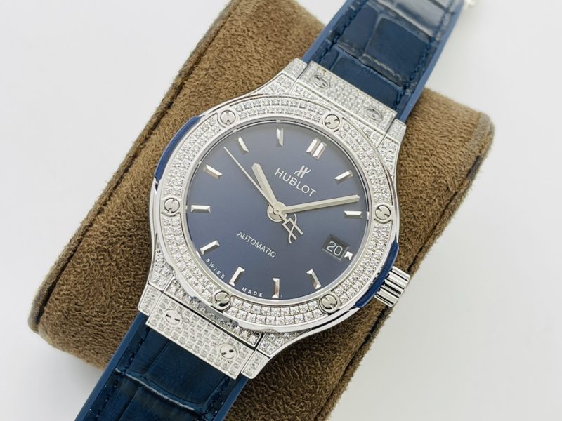 HUBLOT CLASSIC FUSION TITANIUM DIAMONDS 42MM