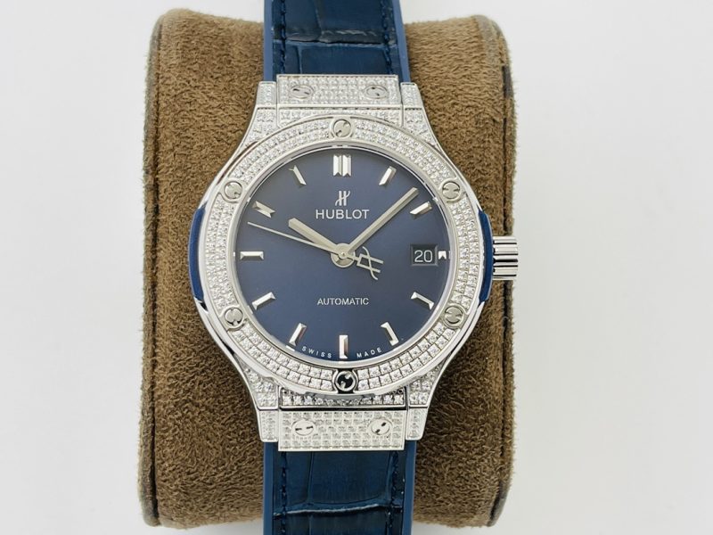 HUBLOT CLASSIC FUSION TITANIUM DIAMONDS 42MM