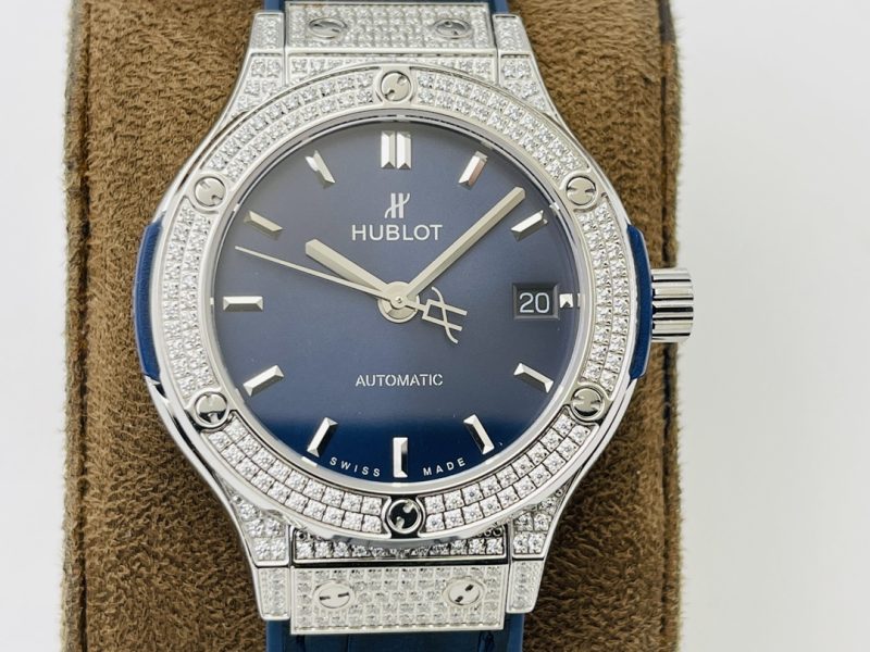 HUBLOT CLASSIC FUSION TITANIUM DIAMONDS 42MM