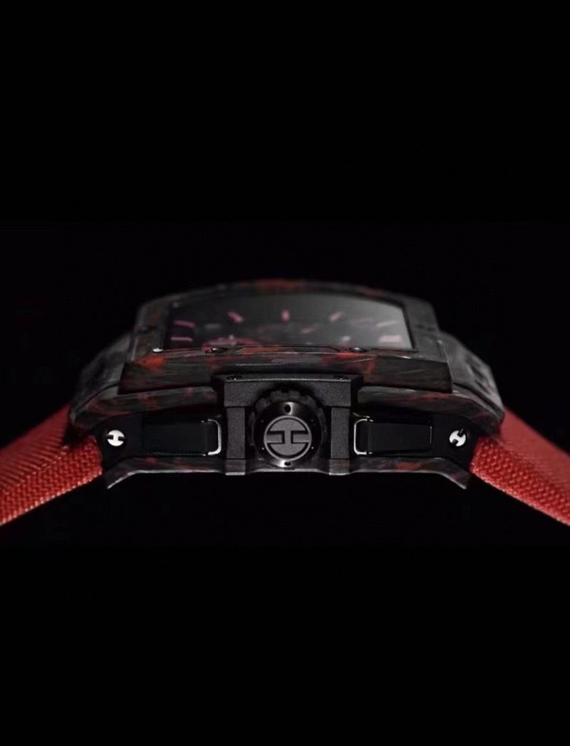 HUBLOT SPIRIT OF BIG BANG CARBON RED 42MM
