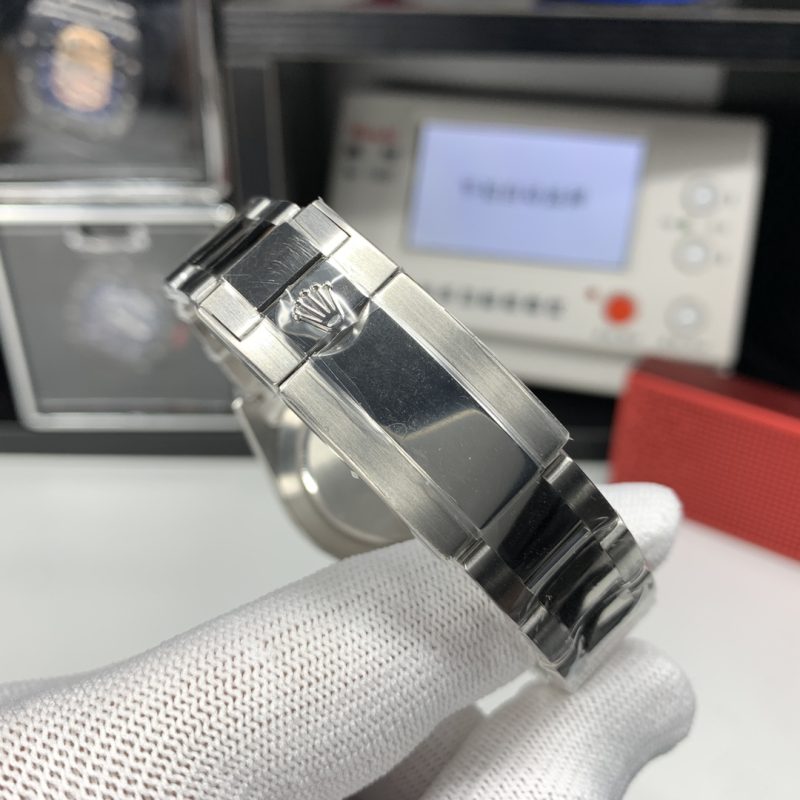 ROLEX COSMOGRAPH DAYTONA DIAMOND WHITE GOLD OYSTER BRACELET WATCH