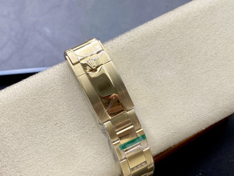 ROLEX COSMOGRAPH DAYTONA YELLOW GOLD WATCH