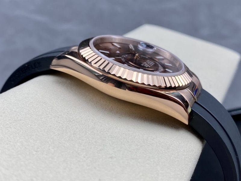 ROLEX SKY-DWELLER EVEROSE GOLD WATCH