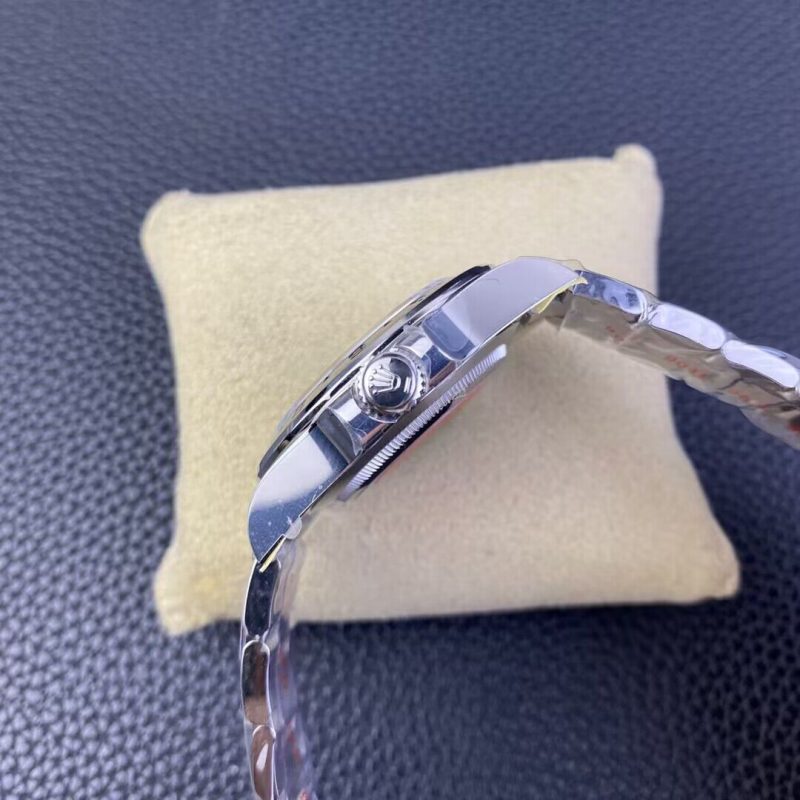 Rolex Explorer in Oystersteel M226570 Watch