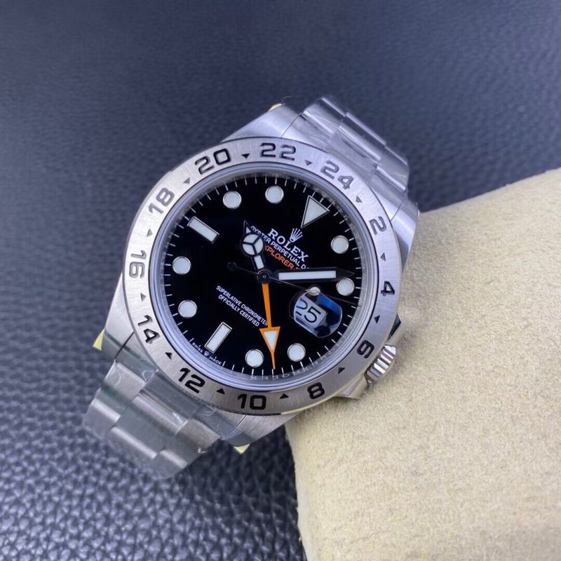 Rolex Explorer in Oystersteel M226570 Watch