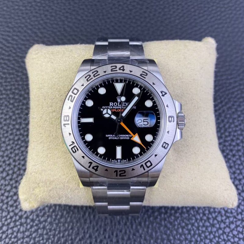Rolex Explorer in Oystersteel M226570 Watch