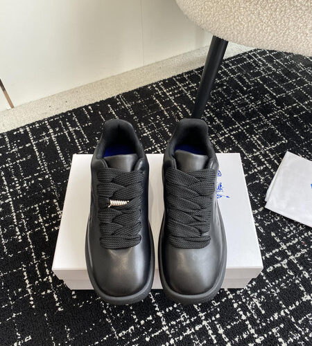 BURBERRY LEATHER BOX SNEAKERS - BBR033