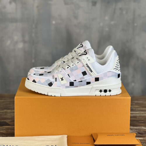 LOUIS VUITTON TRAINER SNEAKERS - LVS217