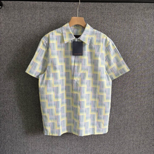 LV GRAPHIC PRINTED SHORT-SLEEVED SHIRT - LS072