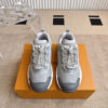 LV RUNNER TATIC SNEAKER - LVS203