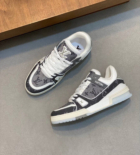 LOUIS VUITTON TRAINER SNEAKERS - LVS219