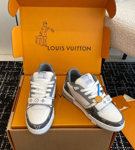 LOUIS VUITTON TRAINER SNEAKERS - LVS220