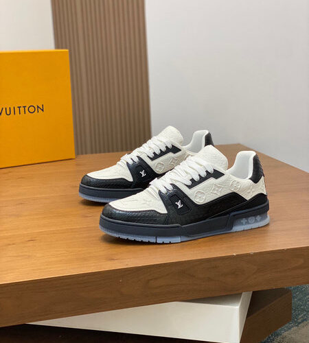 LOUIS VUITTON TRAINER SNEAKERS - LVS213
