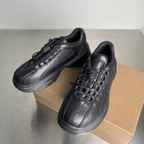 BURBERRY LEATHER SCOOT SHOES - BBR048