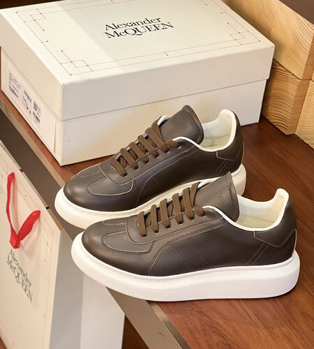 ALEXANDER MCQUEEN OVERSIZED SNEAKER - ALD053
