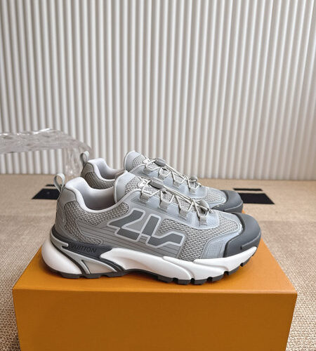 LV RUNNER TATIC SNEAKER - LVS203