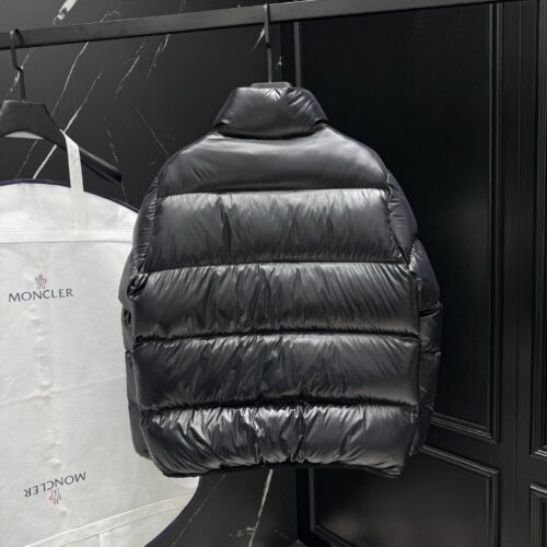 MONCLER COAT - MC074