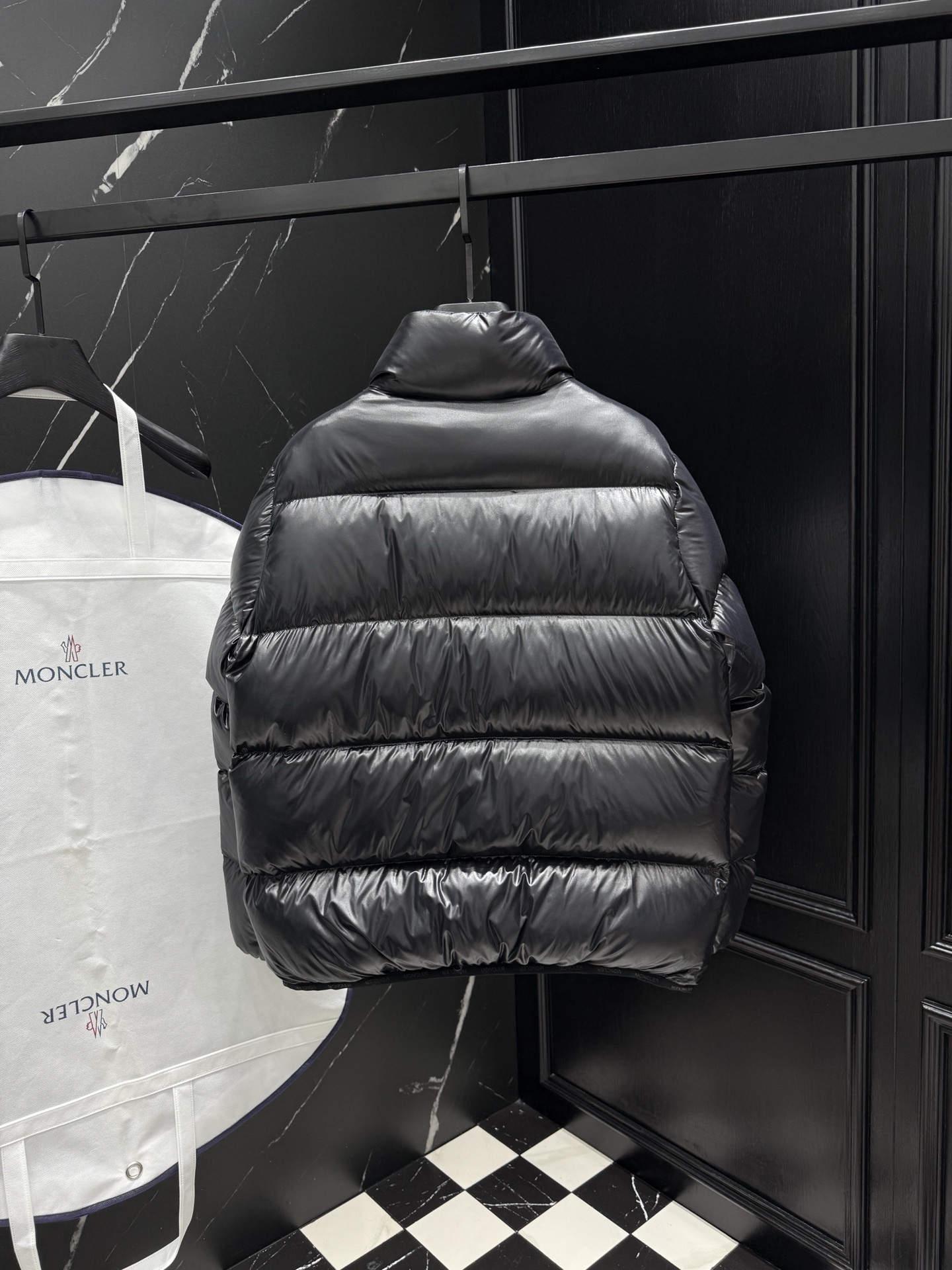 MONCLER COAT - MC074