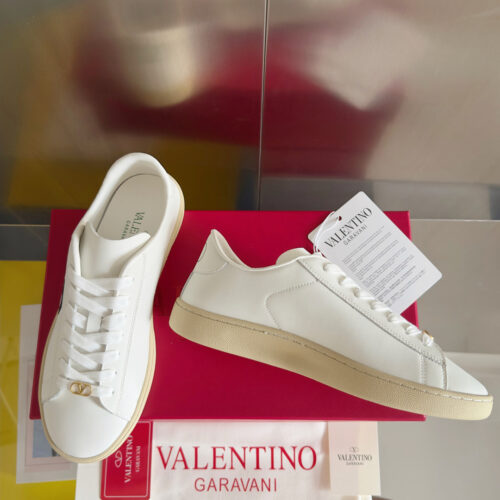 Valentino Garavani Leather Royco Sneakers - VN017