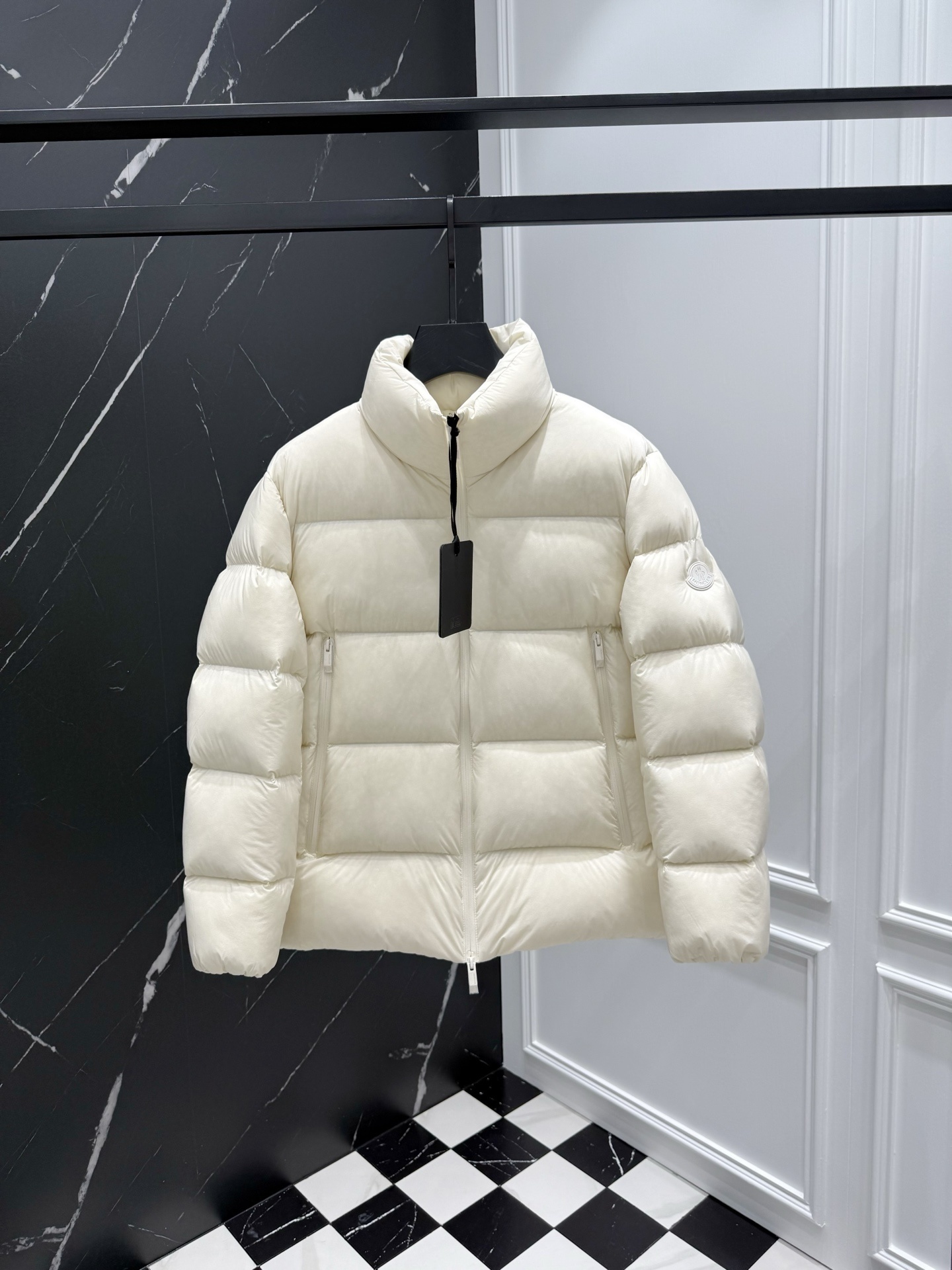 MONCLER COAT - MC062