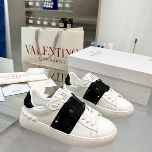 Valentino Rockstud Untitled Sneaker - VN039