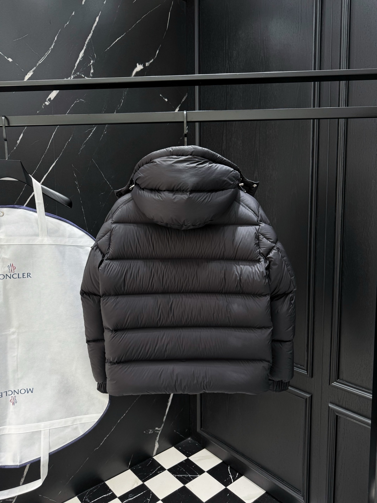 MONCLER COAT - MC099