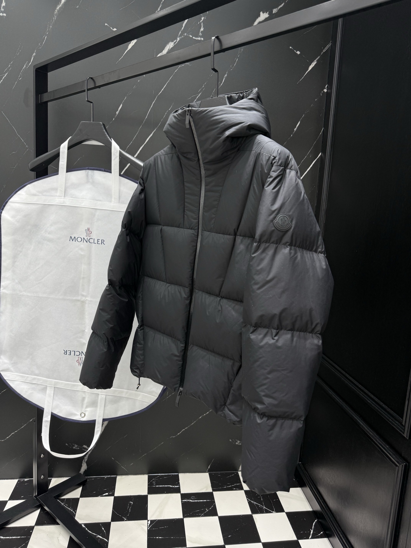 MONCLER COAT - MC061