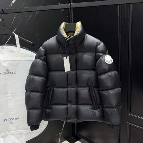 MONCLER COAT - MC059