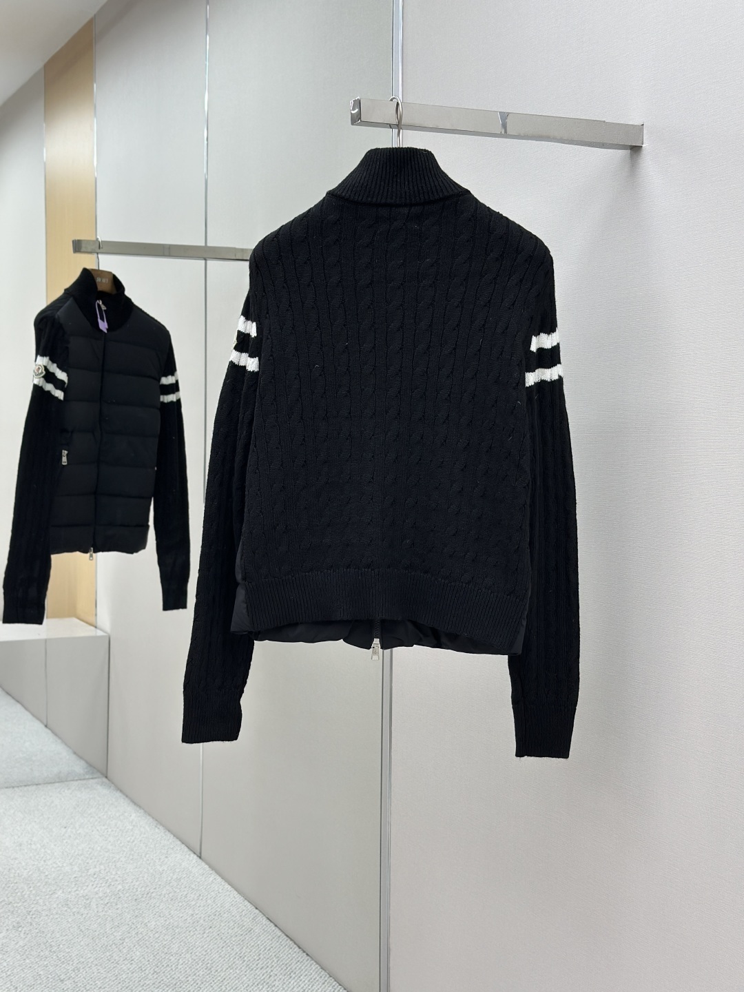 MONCLER COAT - MC095