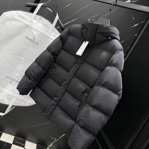 MONCLER COAT - MC071