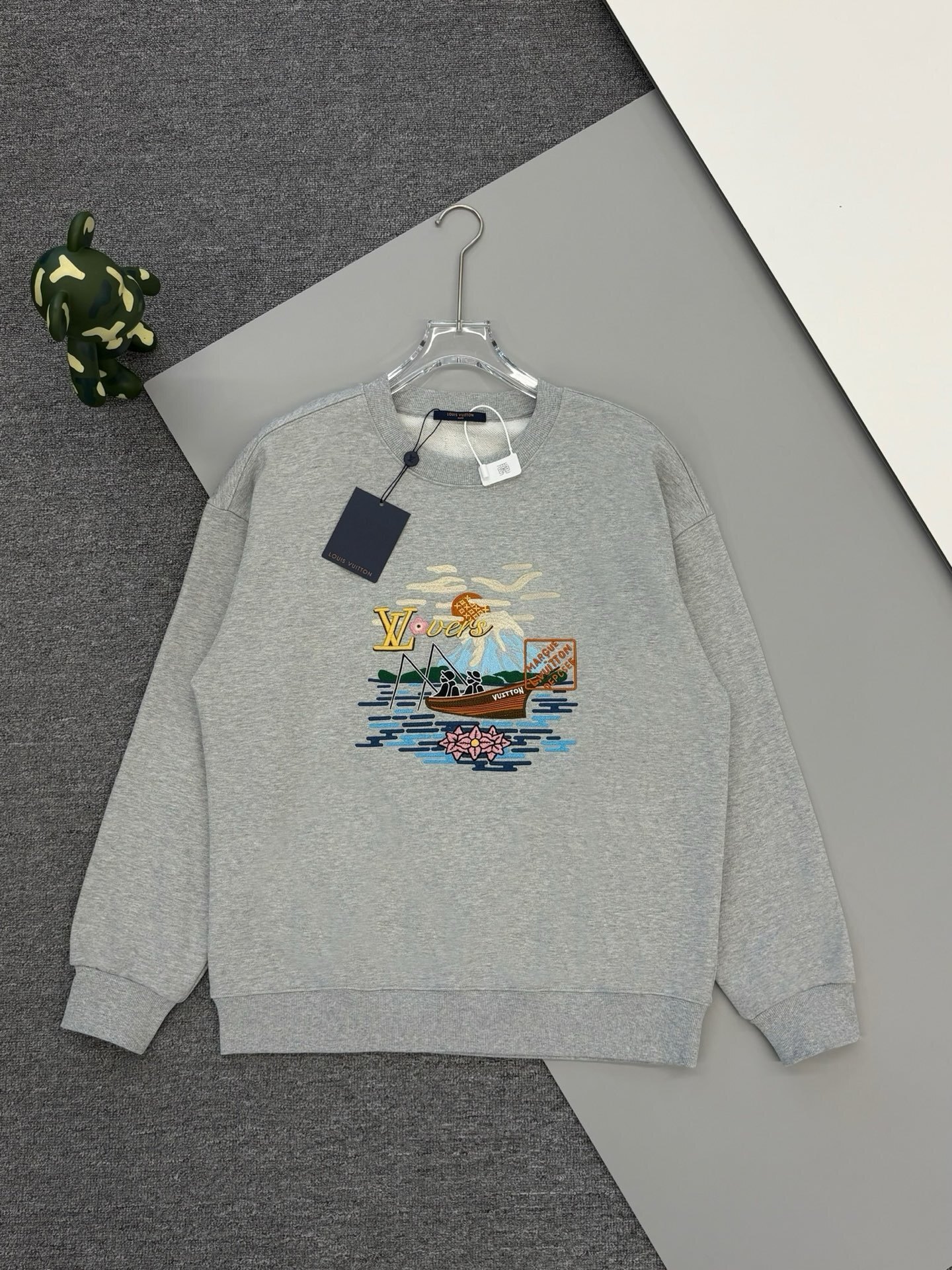 LOUIS VUITTON SWEATSHIRT - LH066