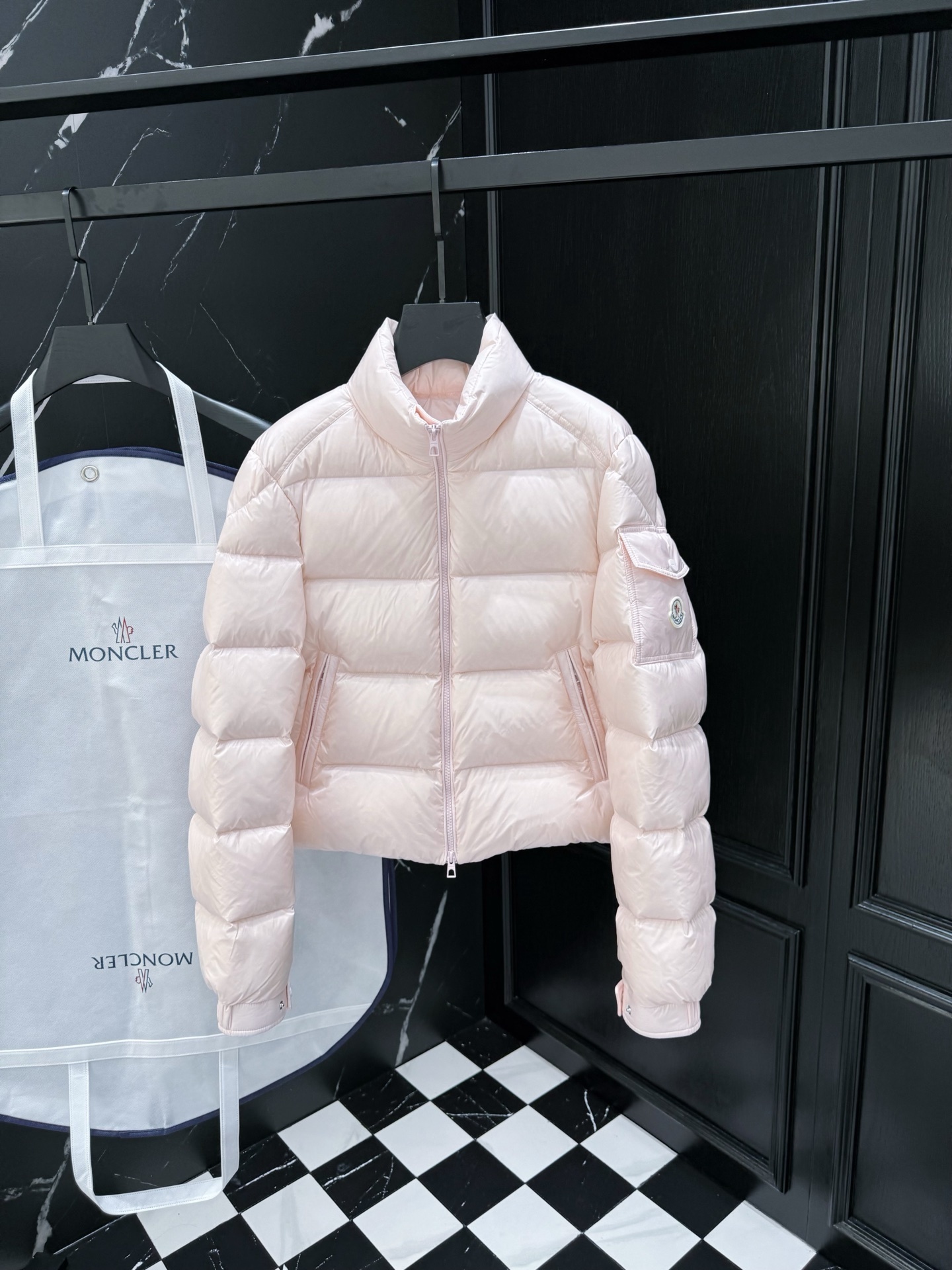 MONCLER COAT - MC098