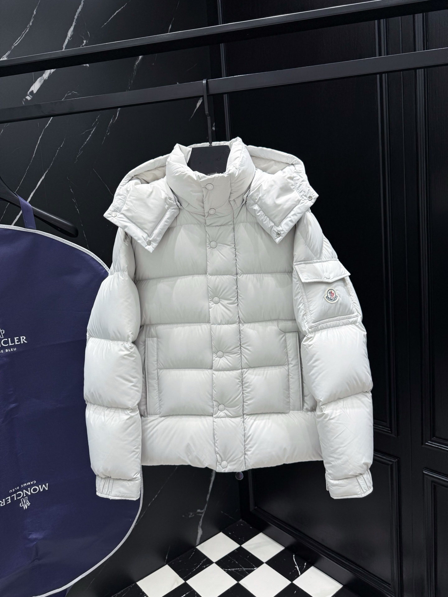 MONCLER COAT - MC100