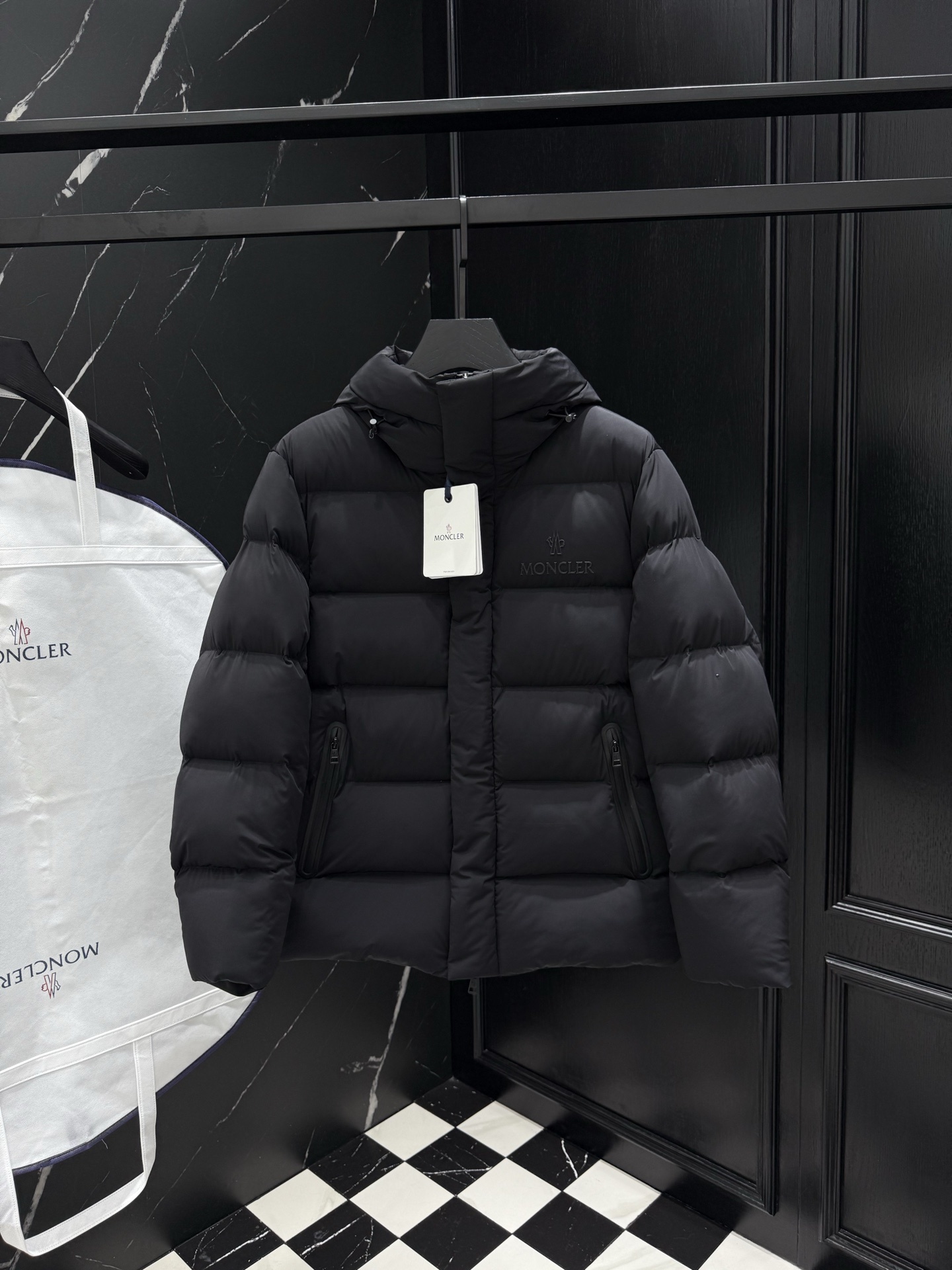 MONCLER COAT - MC071