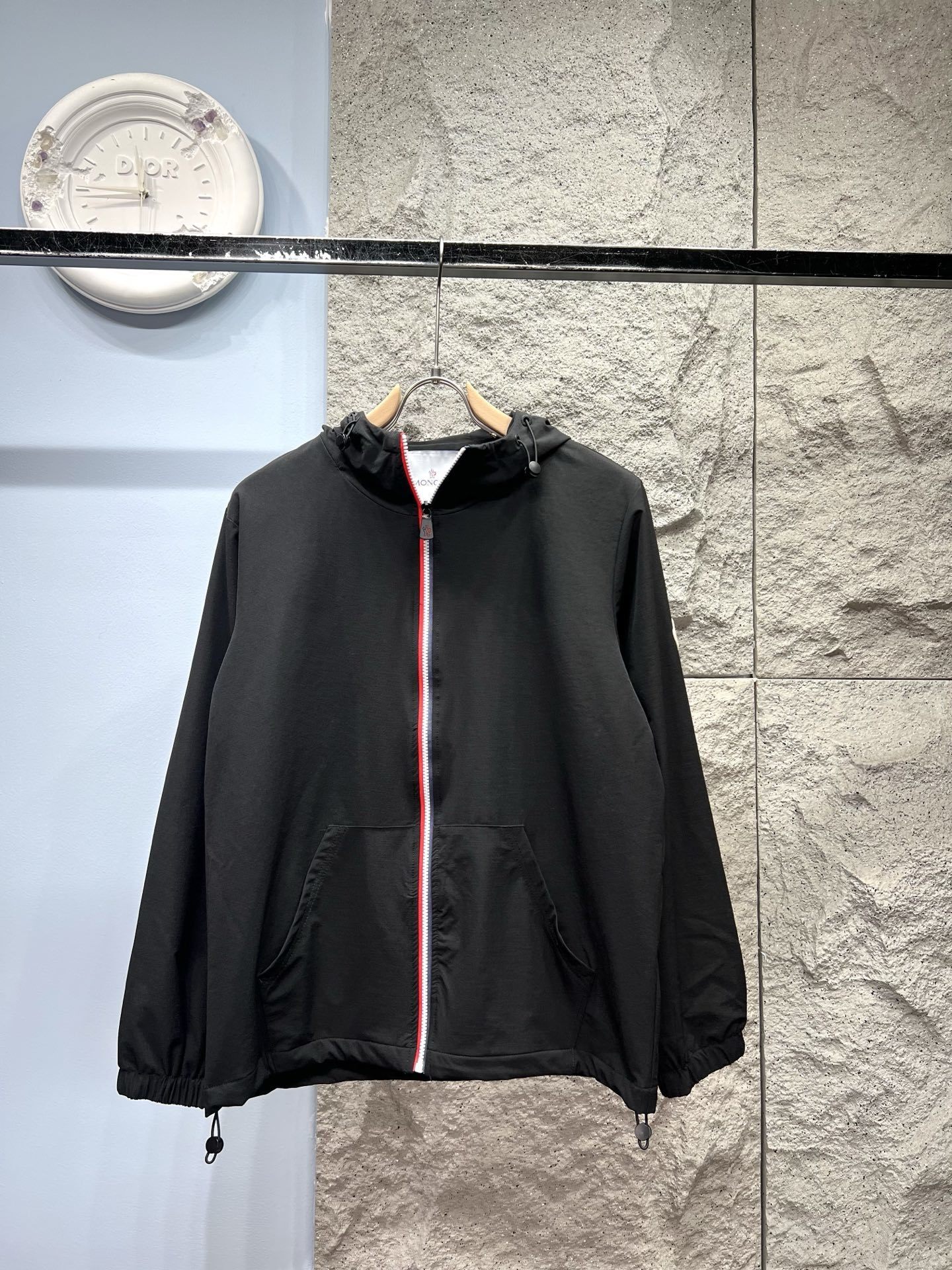 MONCLER COAT - MC076