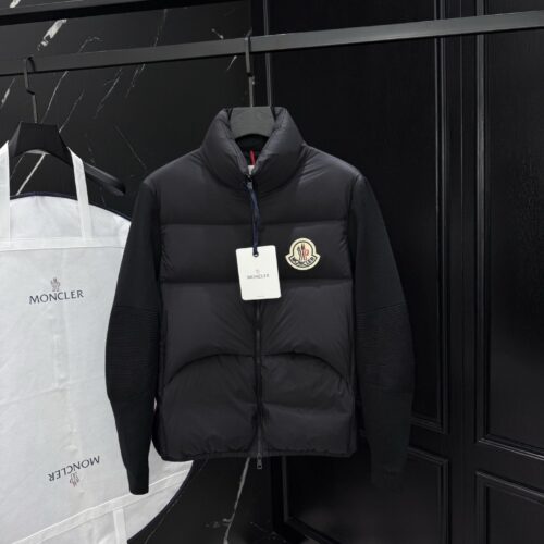 MONCLER COAT - MC069