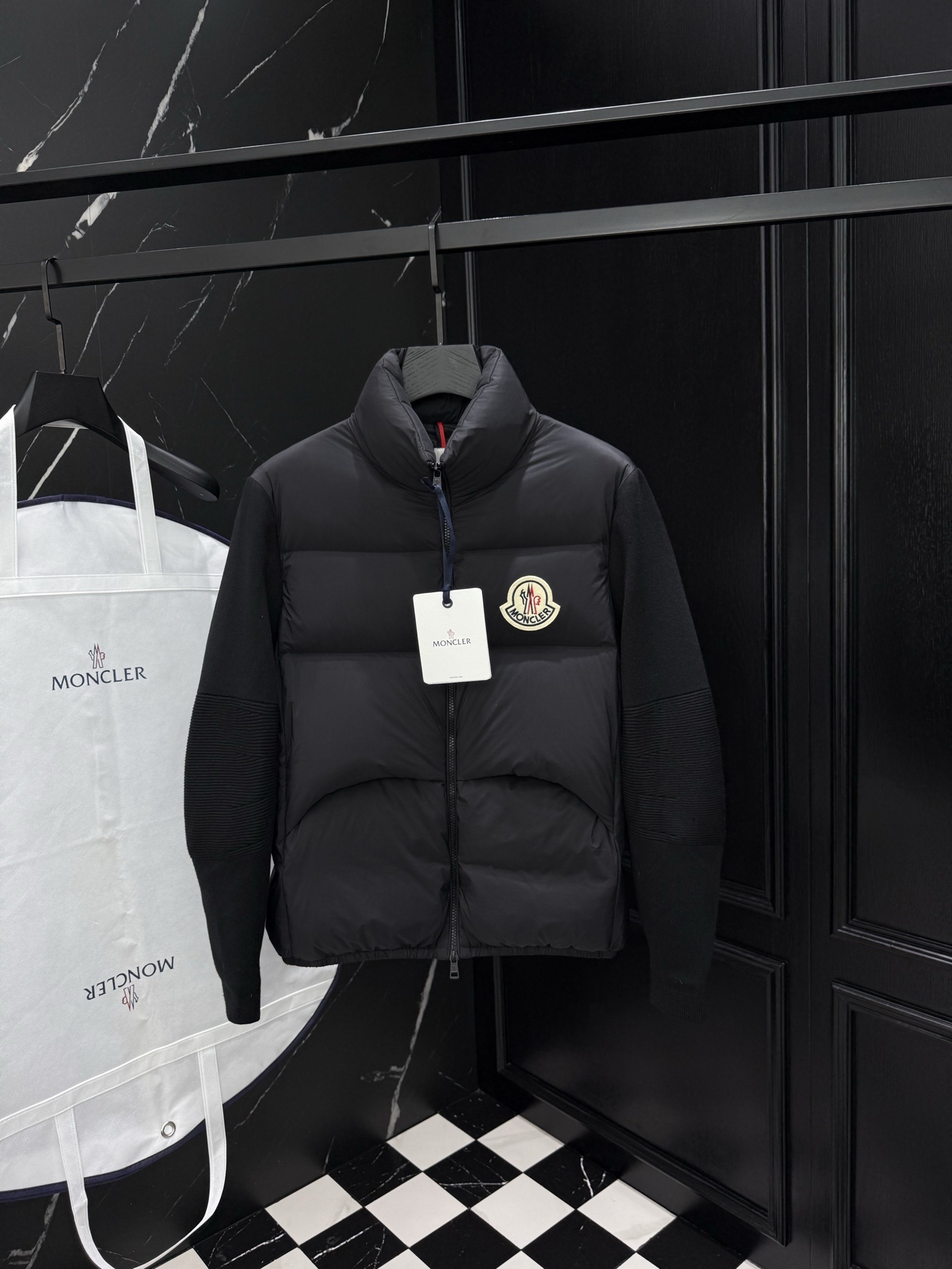 MONCLER COAT - MC069