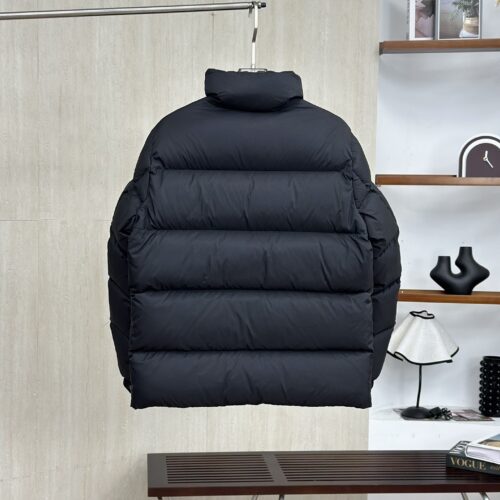 MONCLER COAT - MC084