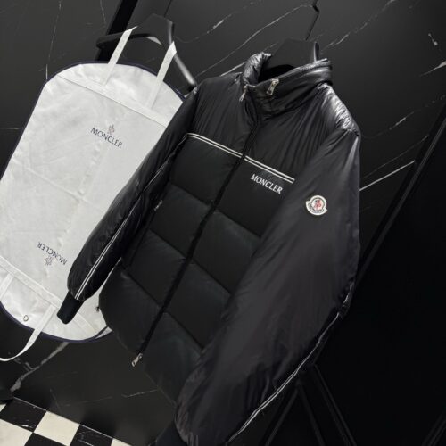 MONCLER COAT - MC063