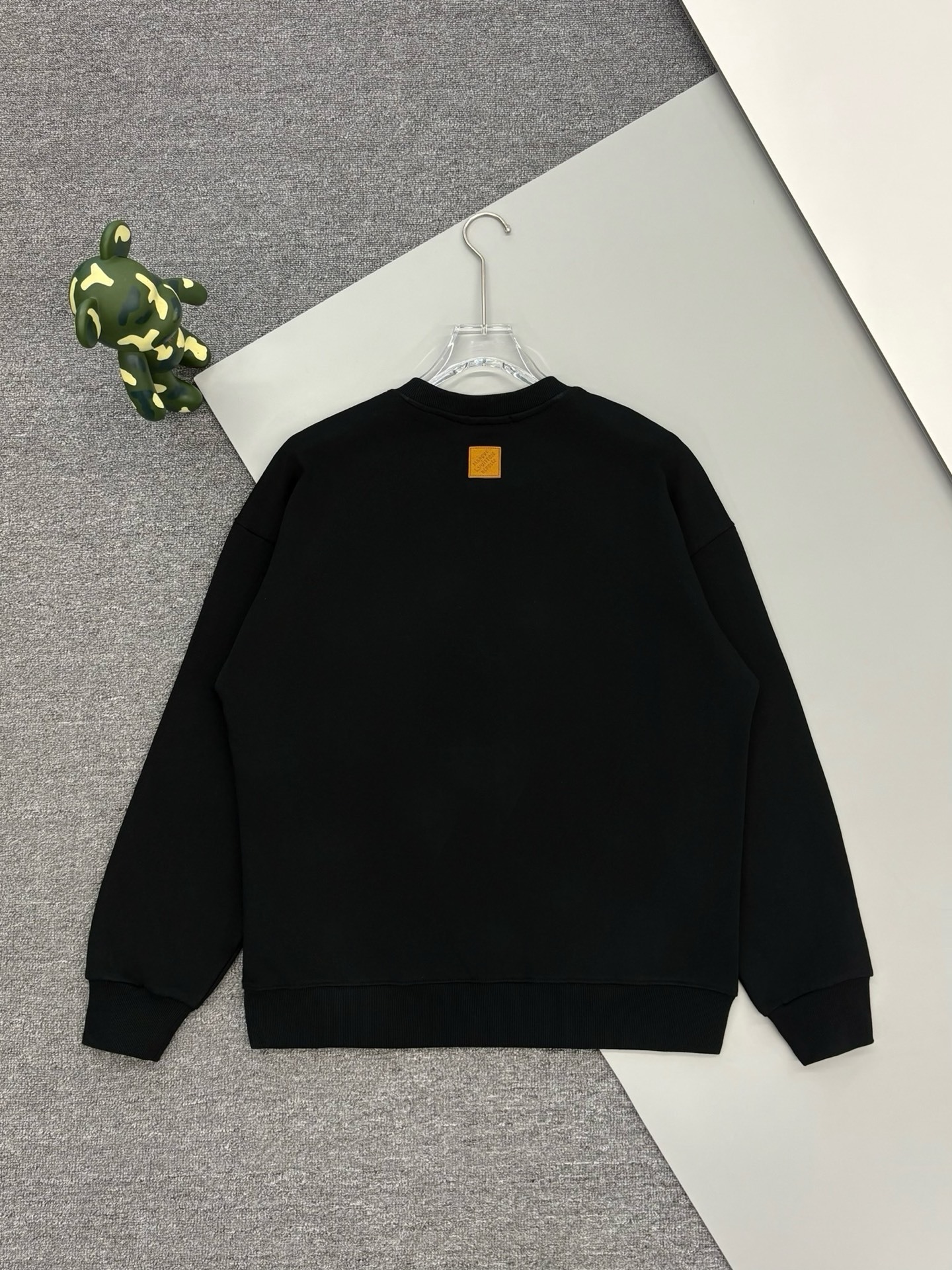 LOUIS VUITTON SWEATSHIRT - LH066