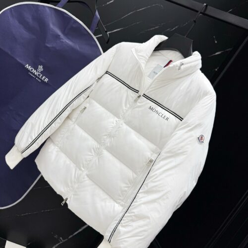 MONCLER COAT - MC064