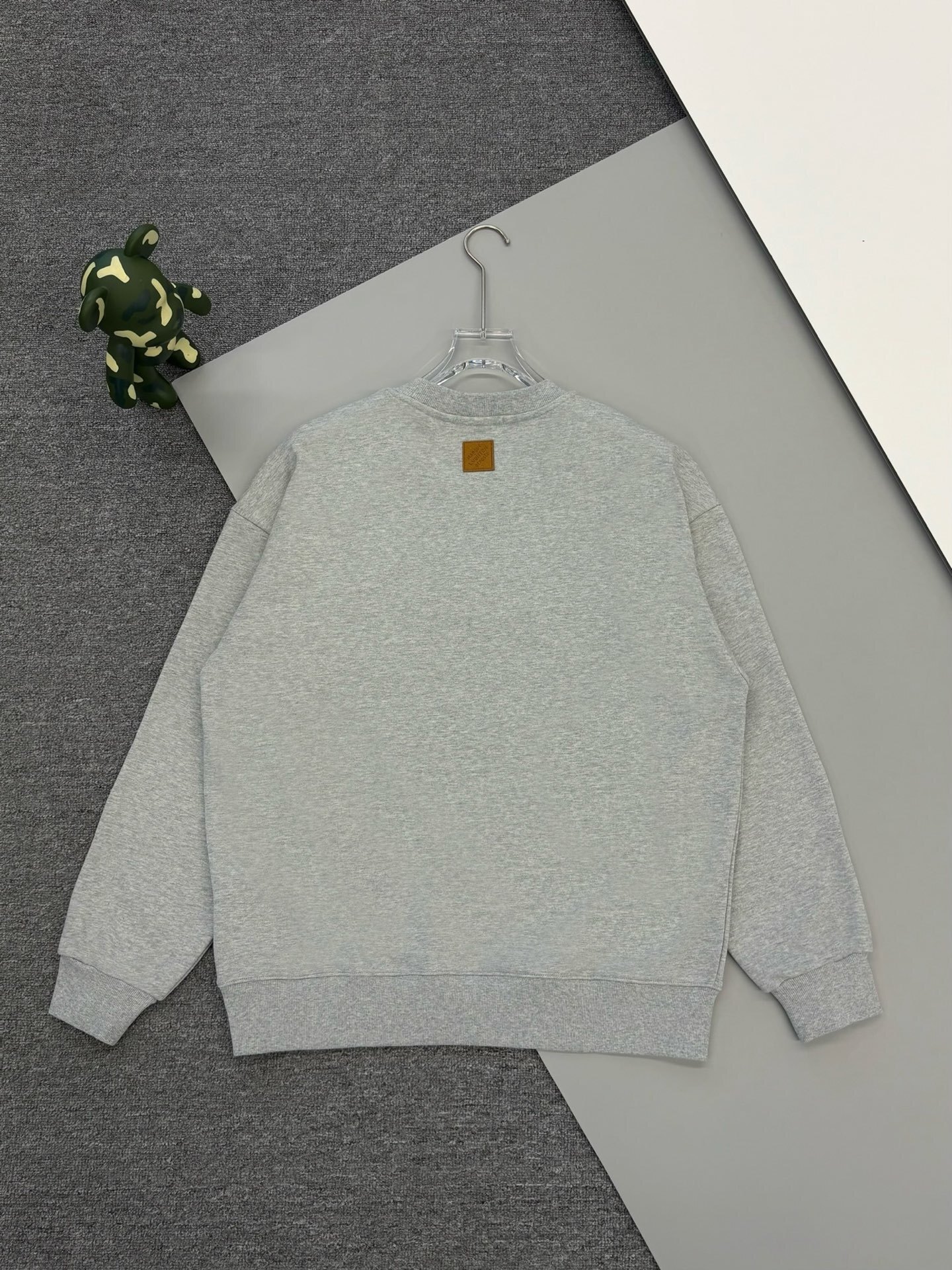 LOUIS VUITTON SWEATSHIRT - LH066
